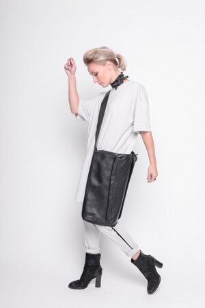 Layered bag pick up the pieces black leather